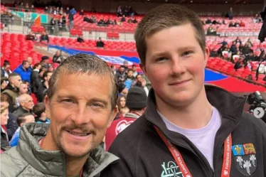 Bear Grylls Vermögen; Alter, Größe, Eltern, Ehefrau, Kinder