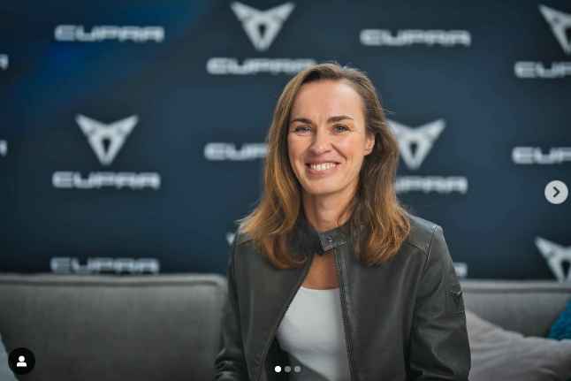 Martina Hingis Vermögen; Größe, Eltern, Ehemann, Kinder, Alter Martina Hingis Vermögen; Größe, Eltern, Ehemann, Kinder, Alter